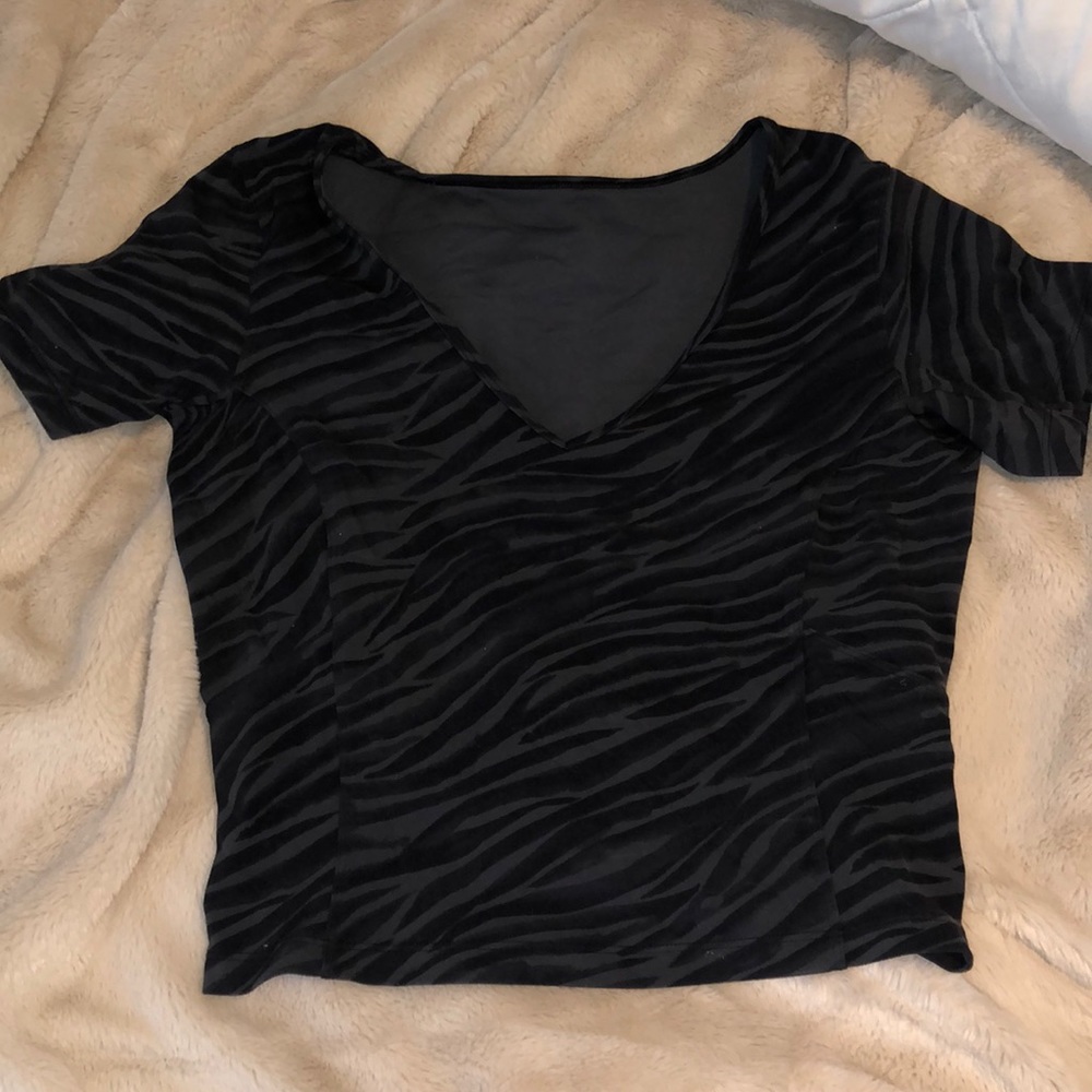 Lululemon cropped short sleeve